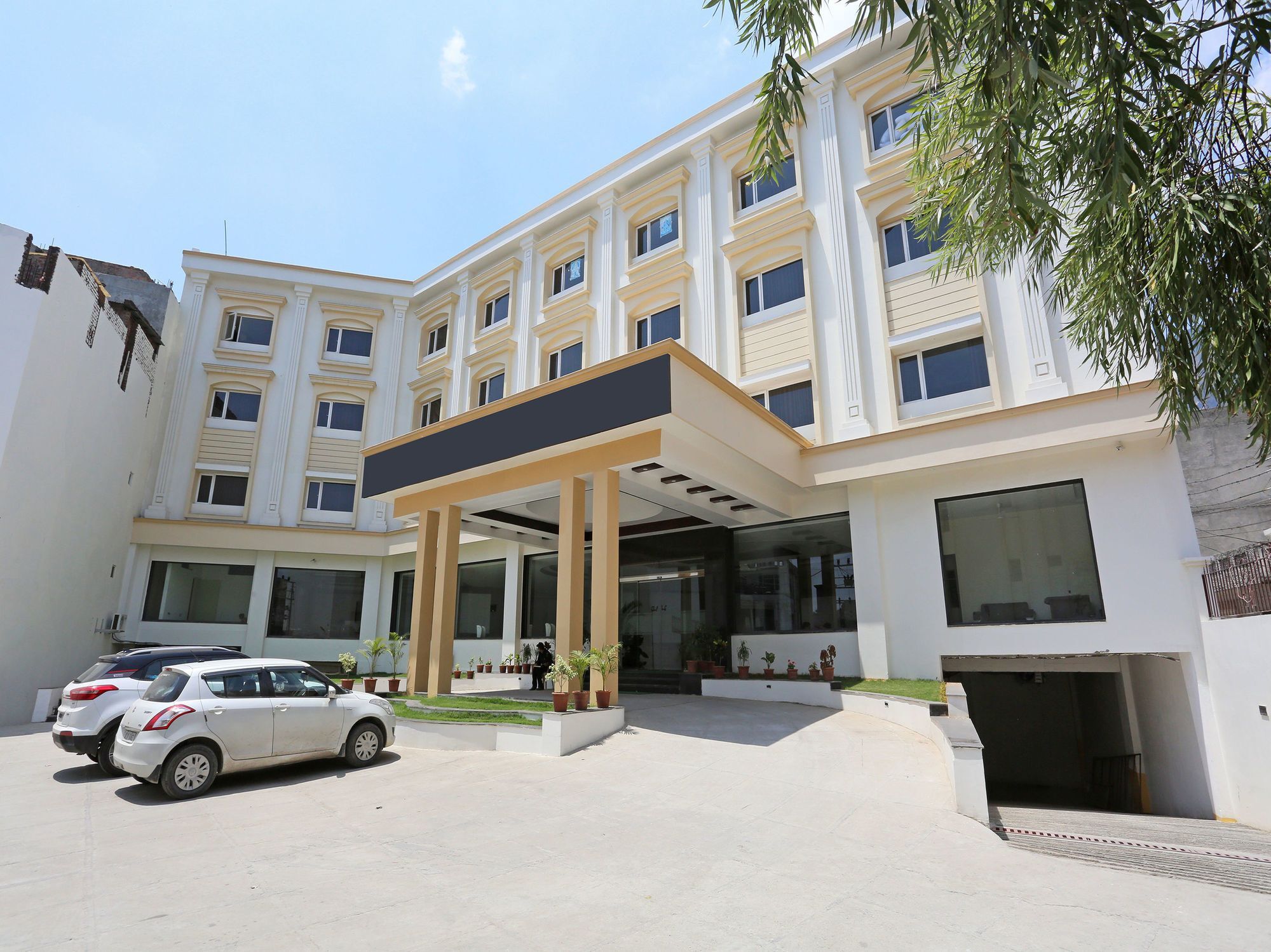 Hotel The Royal Krishna Katra  Luaran gambar